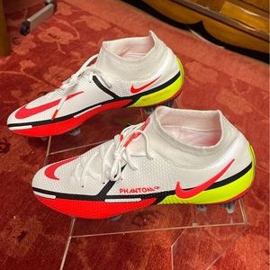 Nike Phantom GT2 Elite Dynamic Fit FG Soccer Cleats